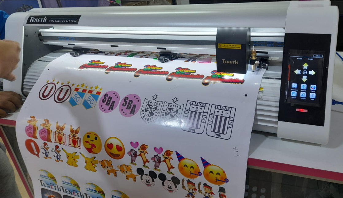 Plotter TN24CCD automatico corta vinil Innova Afe